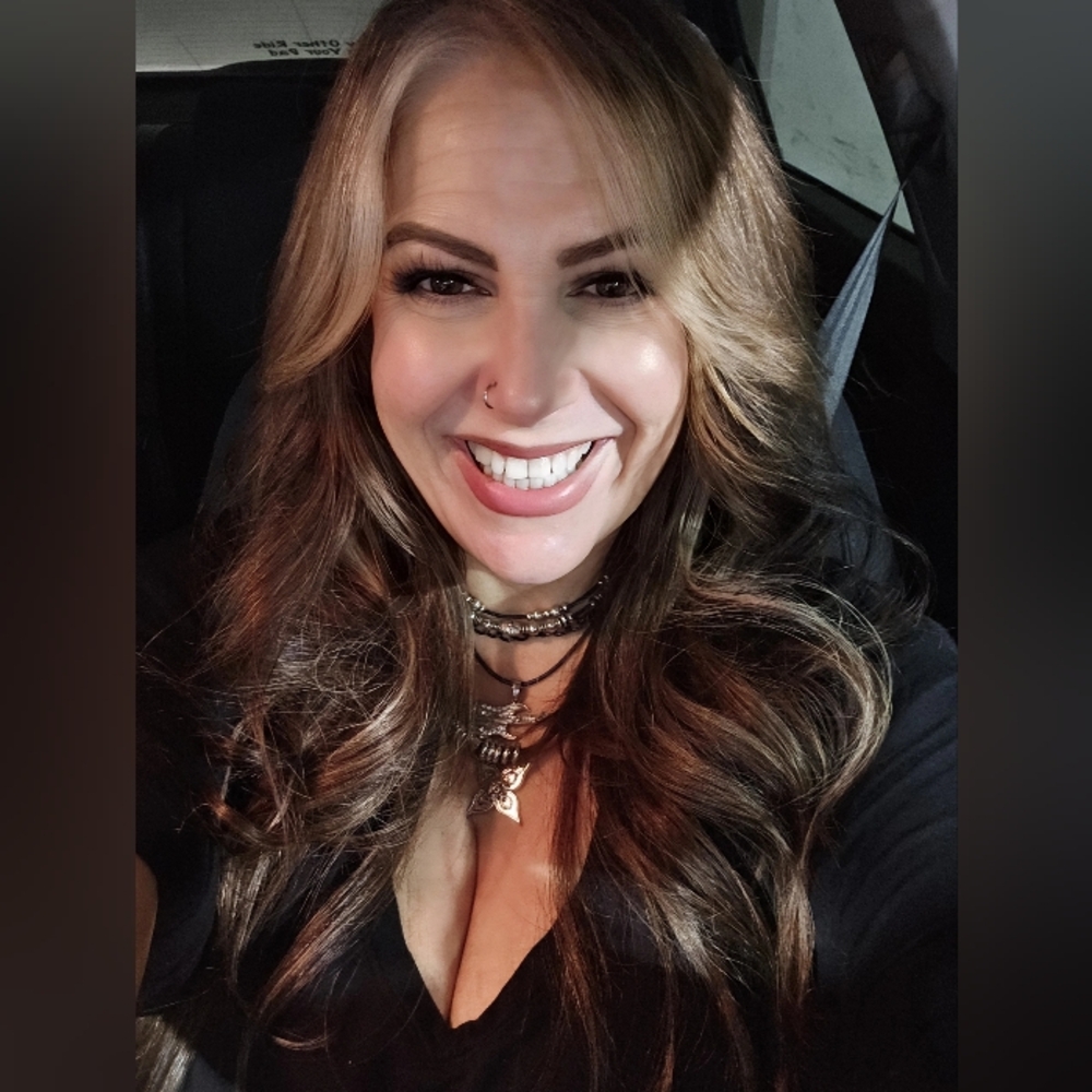 Meet your Posher, Monique